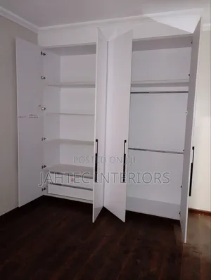 Wardrobe Fundi Open and Closed Wardrobe
