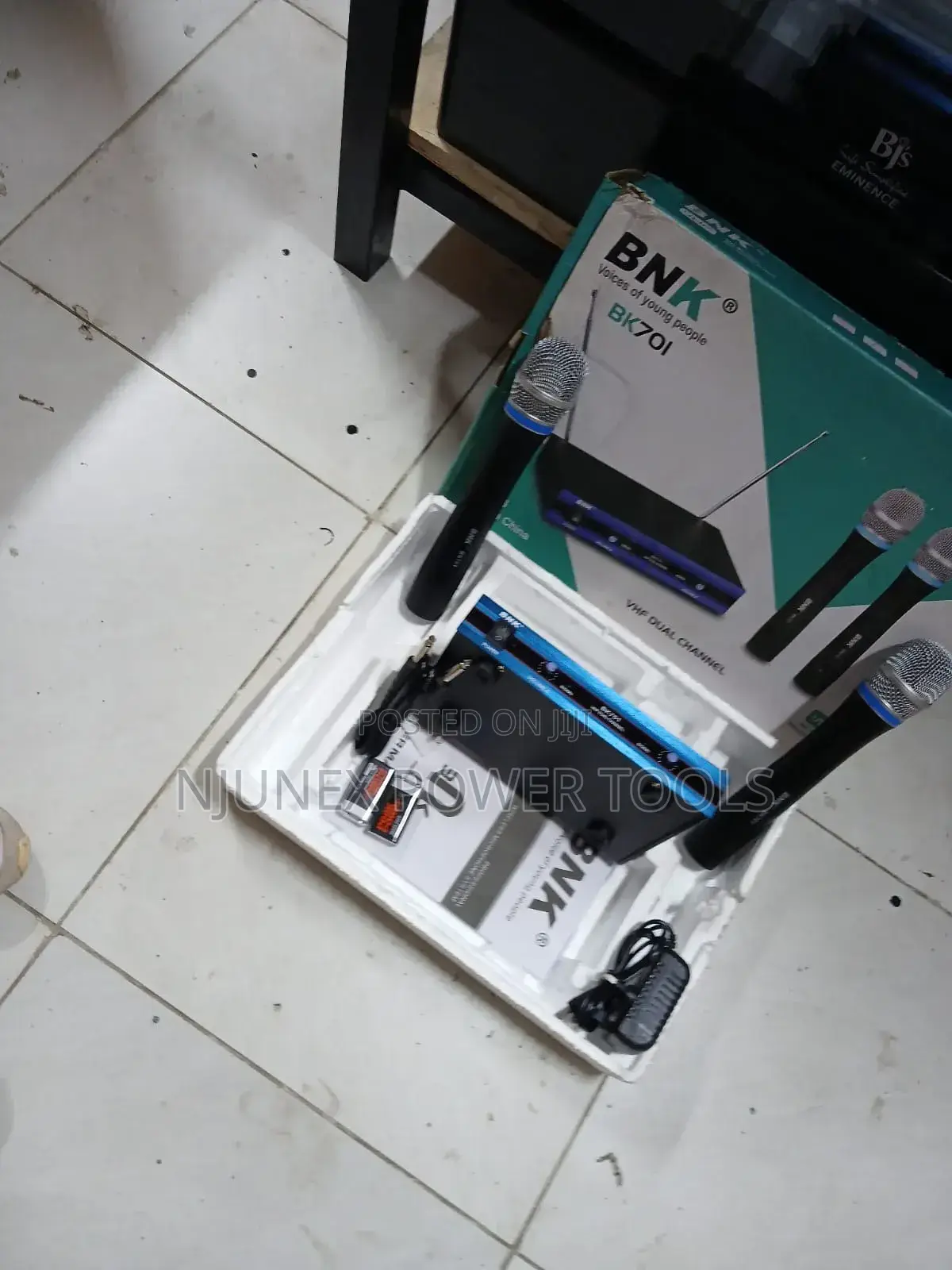 BNK BK701, a Professional VHF Dual-Channel Wireless Microphone System.