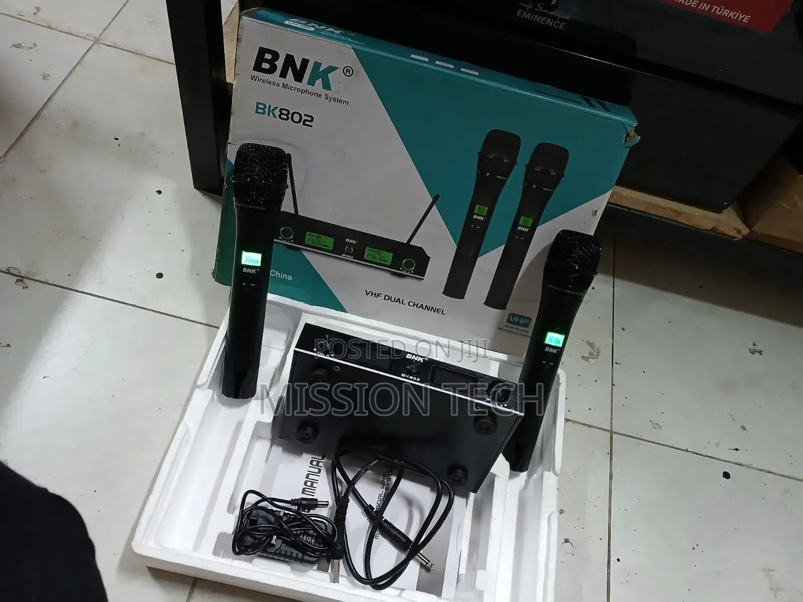 BNK BK802 Dual Channel VHF Wireless Microphone System