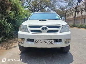 Toyota Hilux 3.0 D-4D Double Cab 4x4 Raider 2007 Off white