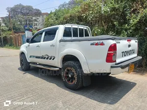Toyota Hilux 3.0 D-4D Double Cab 4x4 Raider 2007 Off white