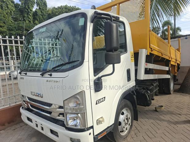 Isuzu Urban Tipper 2019 - thumbnail 2