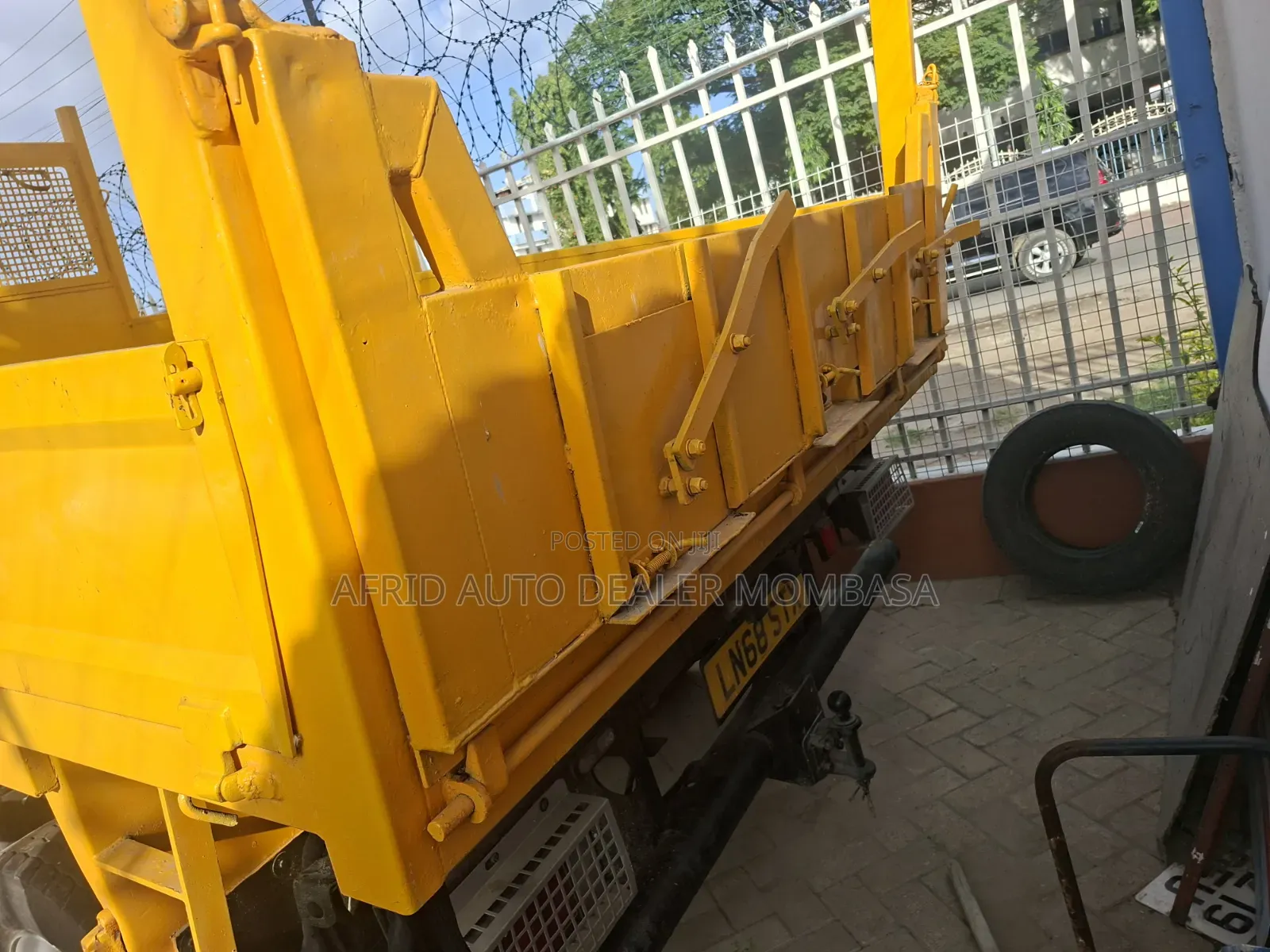 Isuzu Urban Tipper 2019