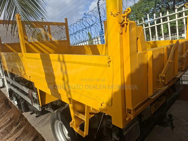 Isuzu Urban Tipper 2019 - thumbnail 6