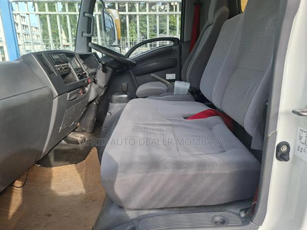Isuzu Urban Tipper 2019 - thumbnail 7
