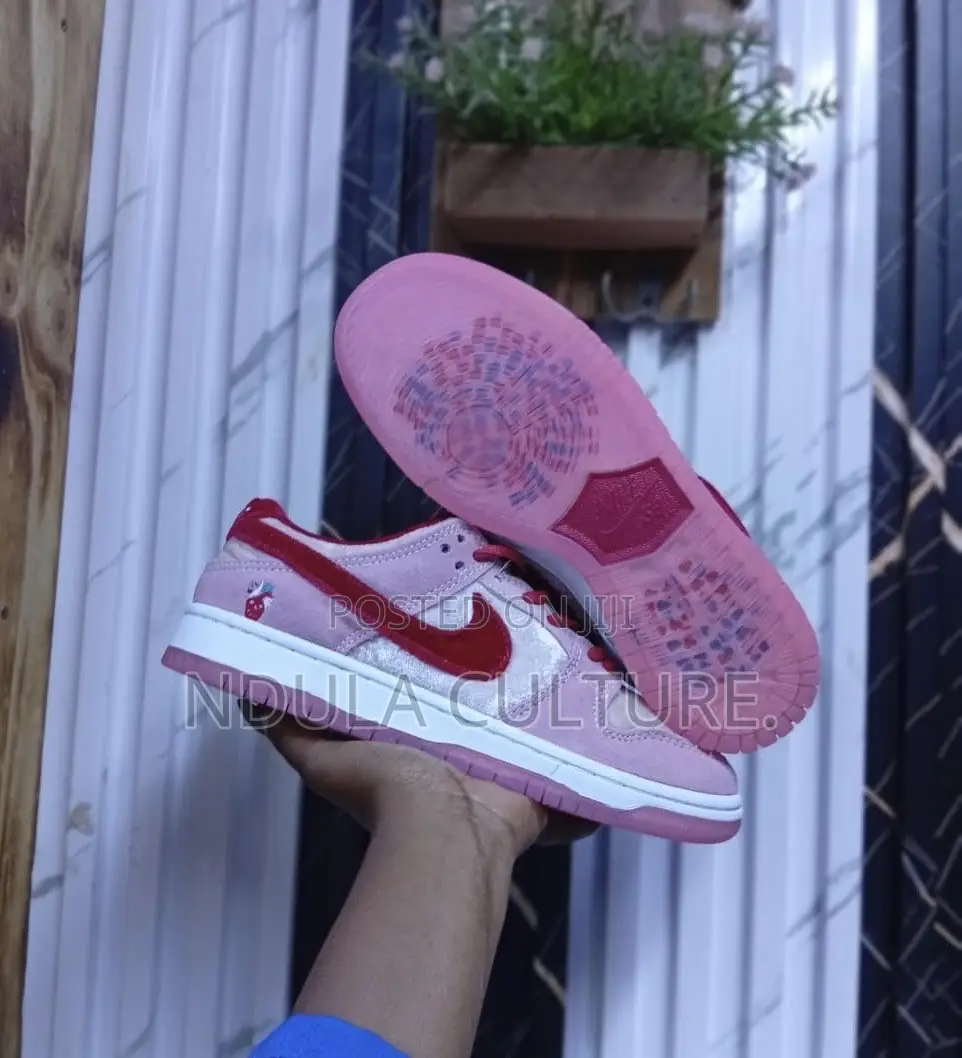 Sb Dunk Strange Love