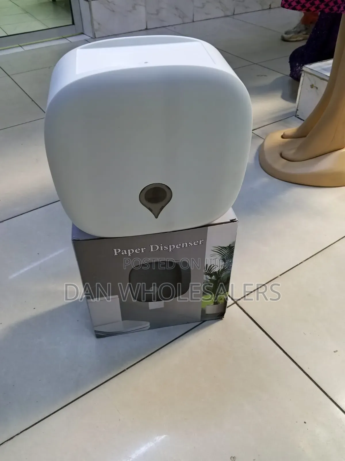Surviatte Dispenser Wall Mounted 1 Roll Type