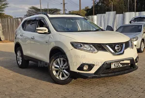 Nissan X-Trail 2.0 Petrol FWD 2014 White