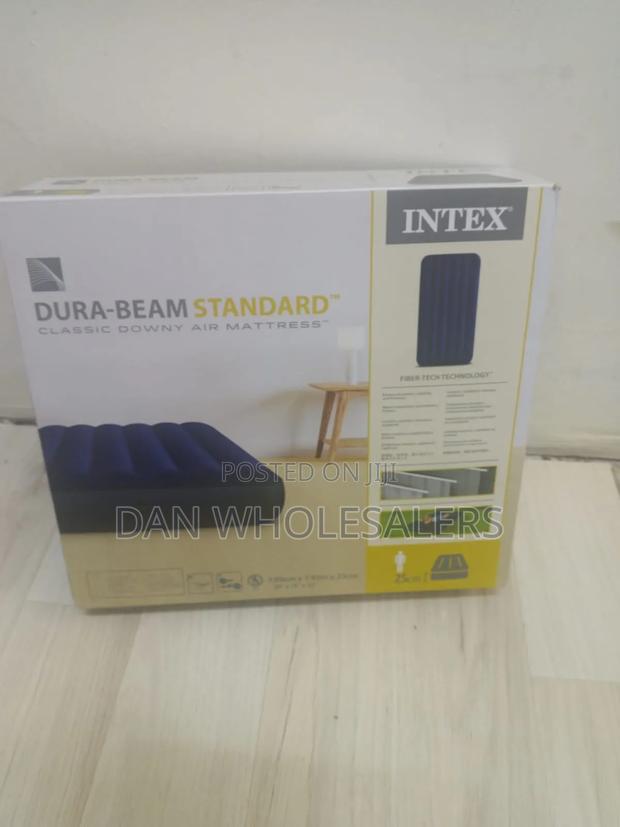 3×6 Inflatable Mattress INTEX Single 99x191cm - main view