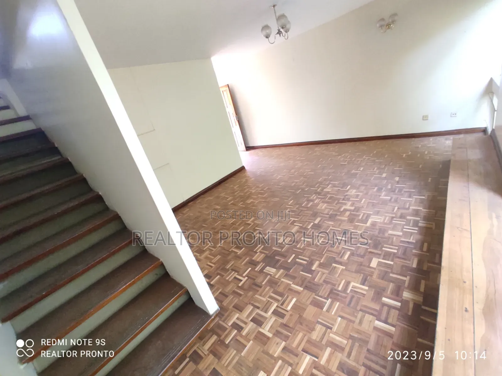 Commercial 3 Bedrooms Duplex Apartment