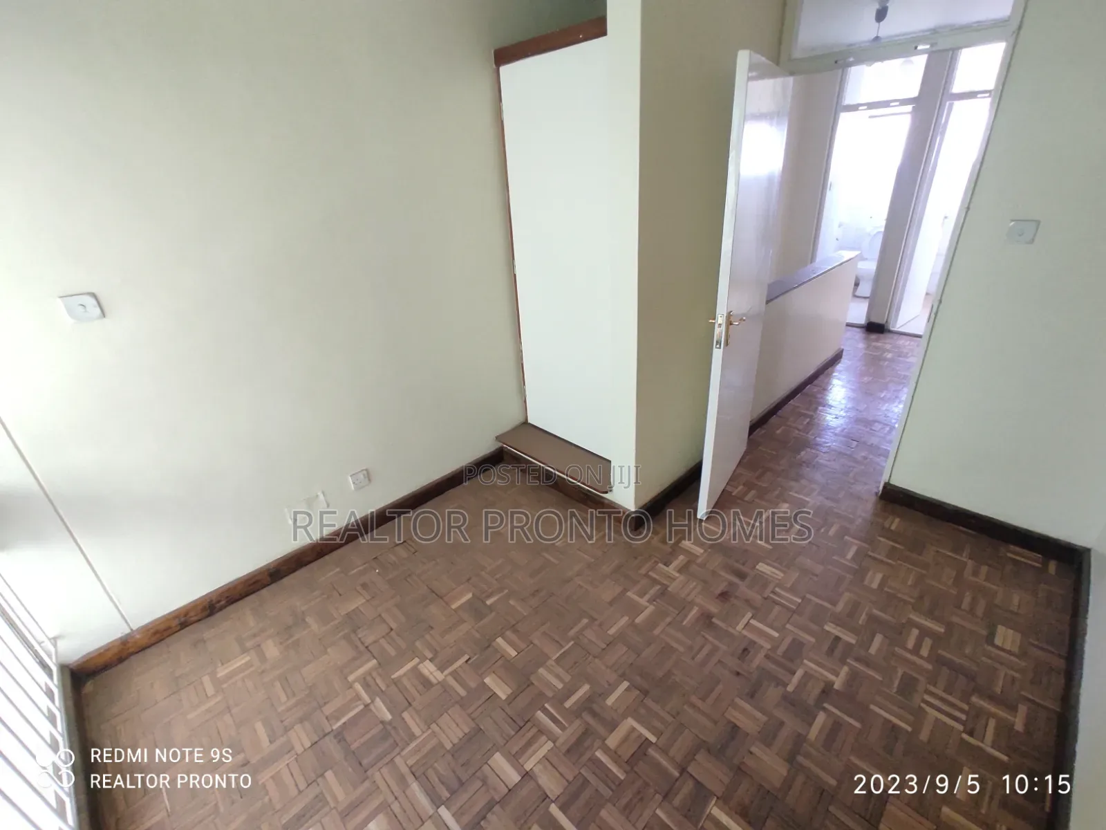 Commercial 3 Bedrooms Duplex Apartment