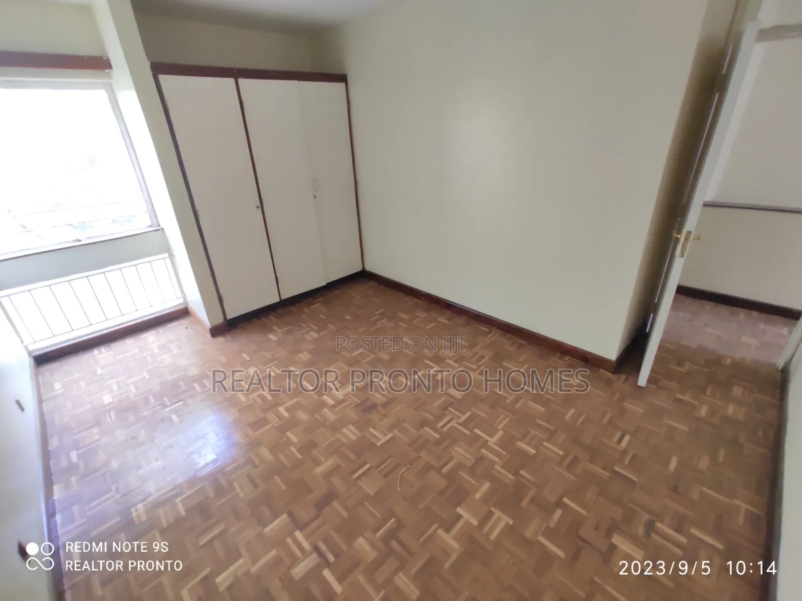 Commercial 3 Bedrooms Duplex Apartment