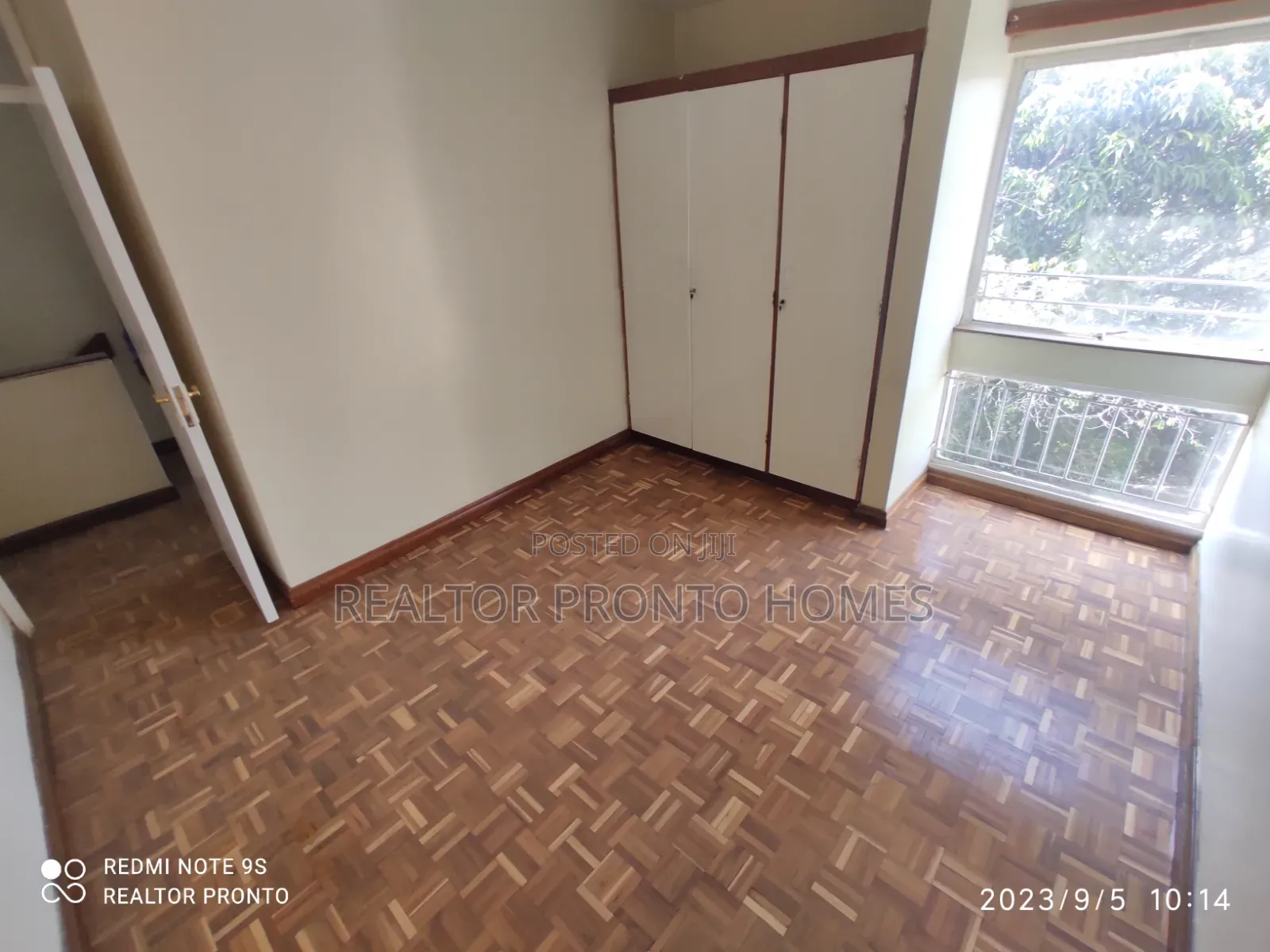 Commercial 3 Bedrooms Duplex Apartment
