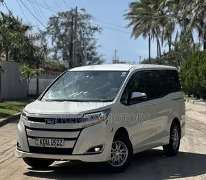 Toyota Noah 2018 White