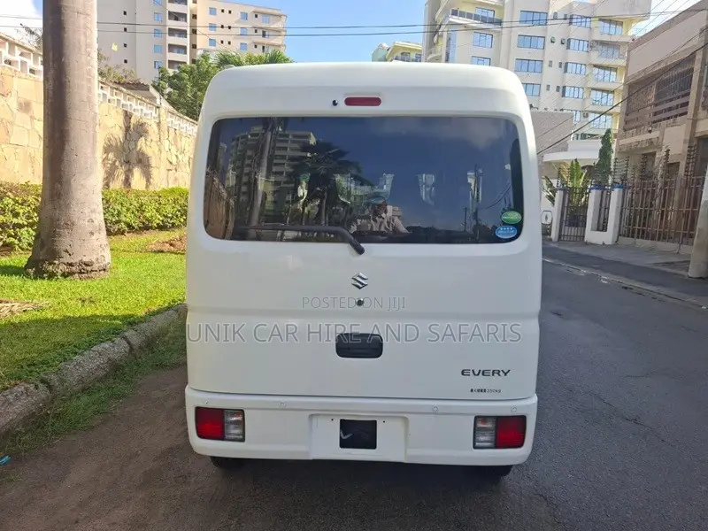 Suzuki Every Wagon 2019 White