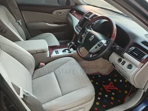 Toyota Crown 2012 Blue