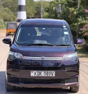 Toyota Spade 2015 Purple