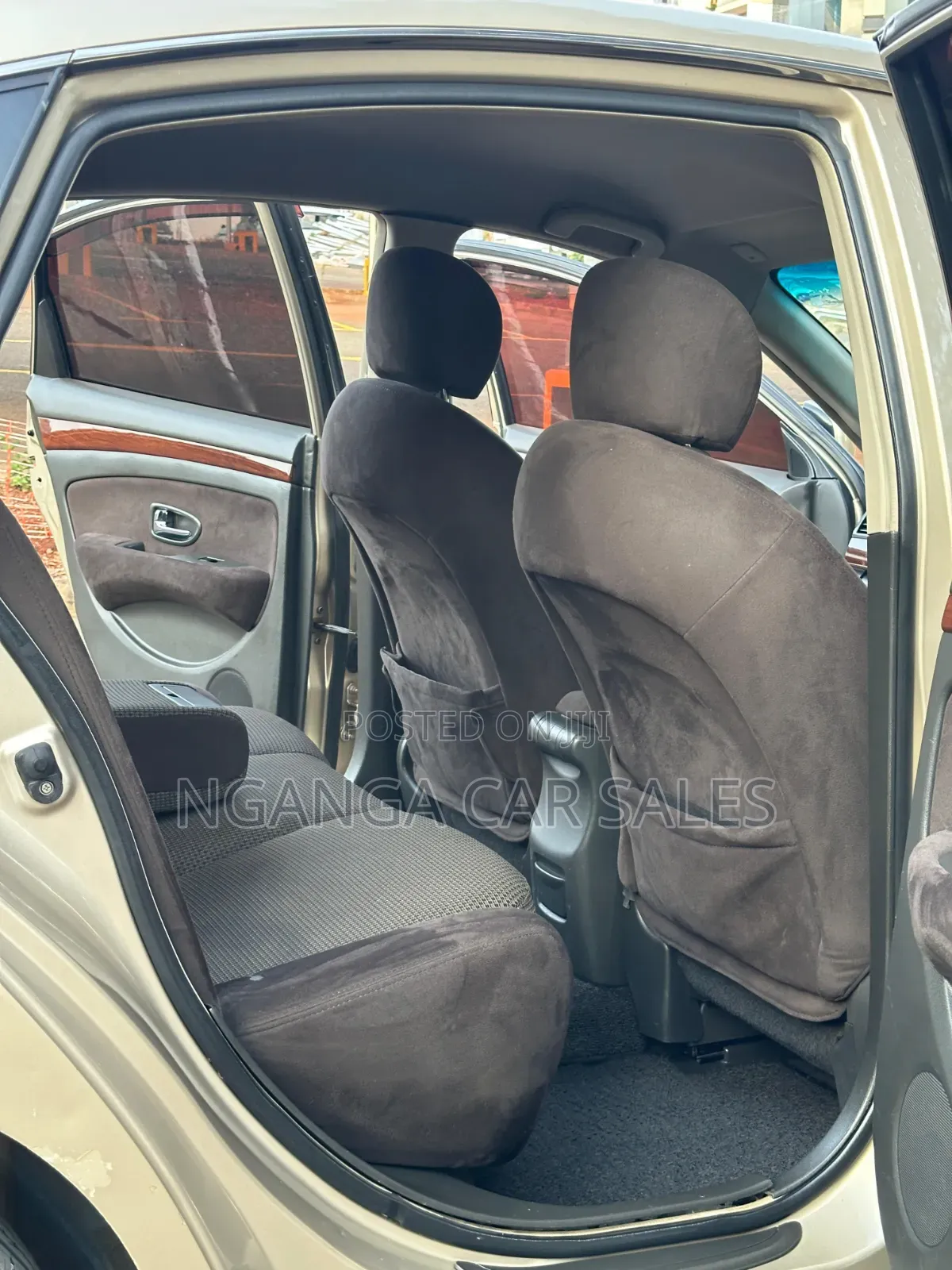 Nissan Bluebird 2009 Gold