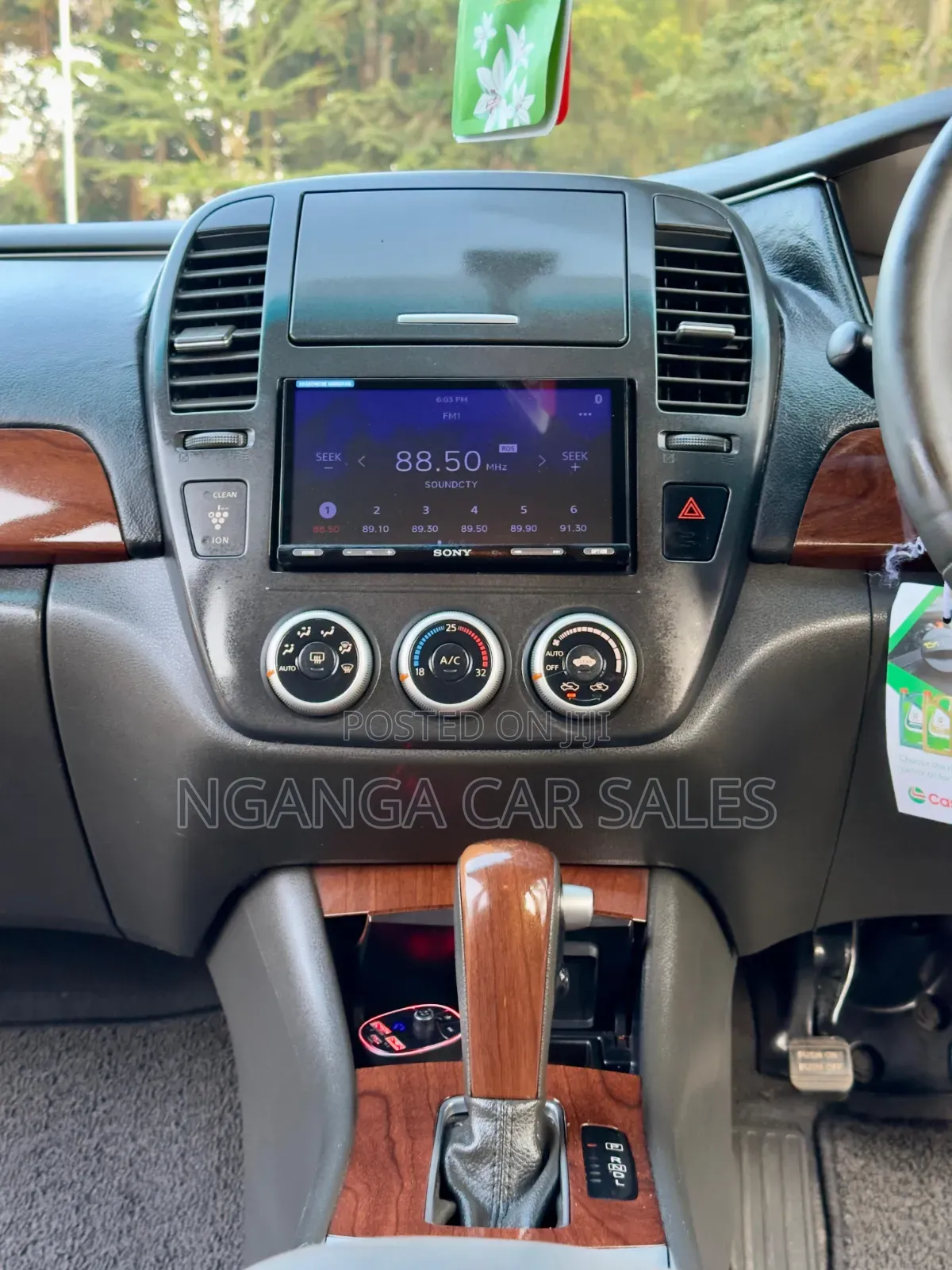 Nissan Bluebird 2009 Gold