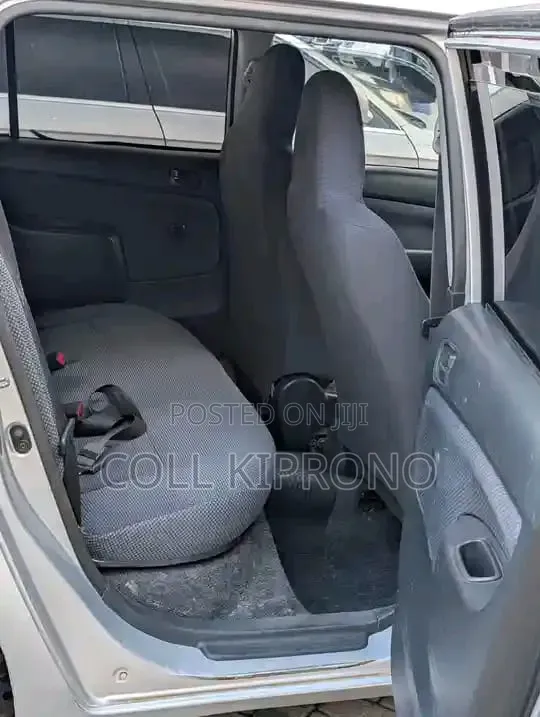 Toyota Probox 1.5 F 2WD 2011 Silver