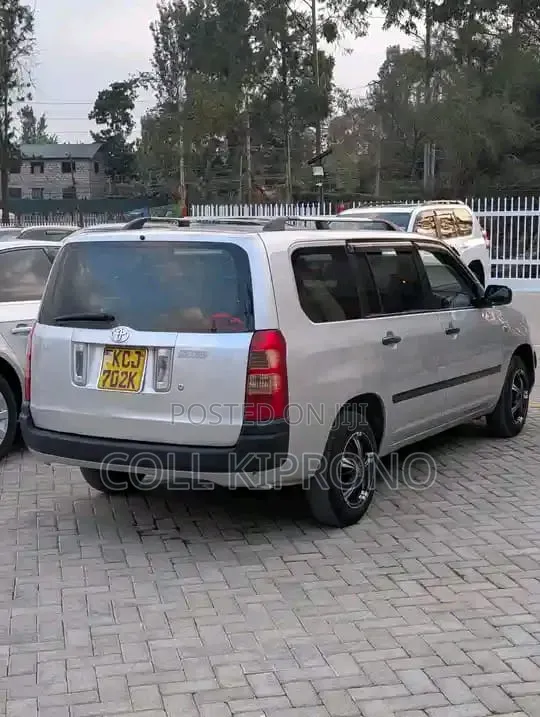 Toyota Probox 1.5 F 2WD 2011 Silver