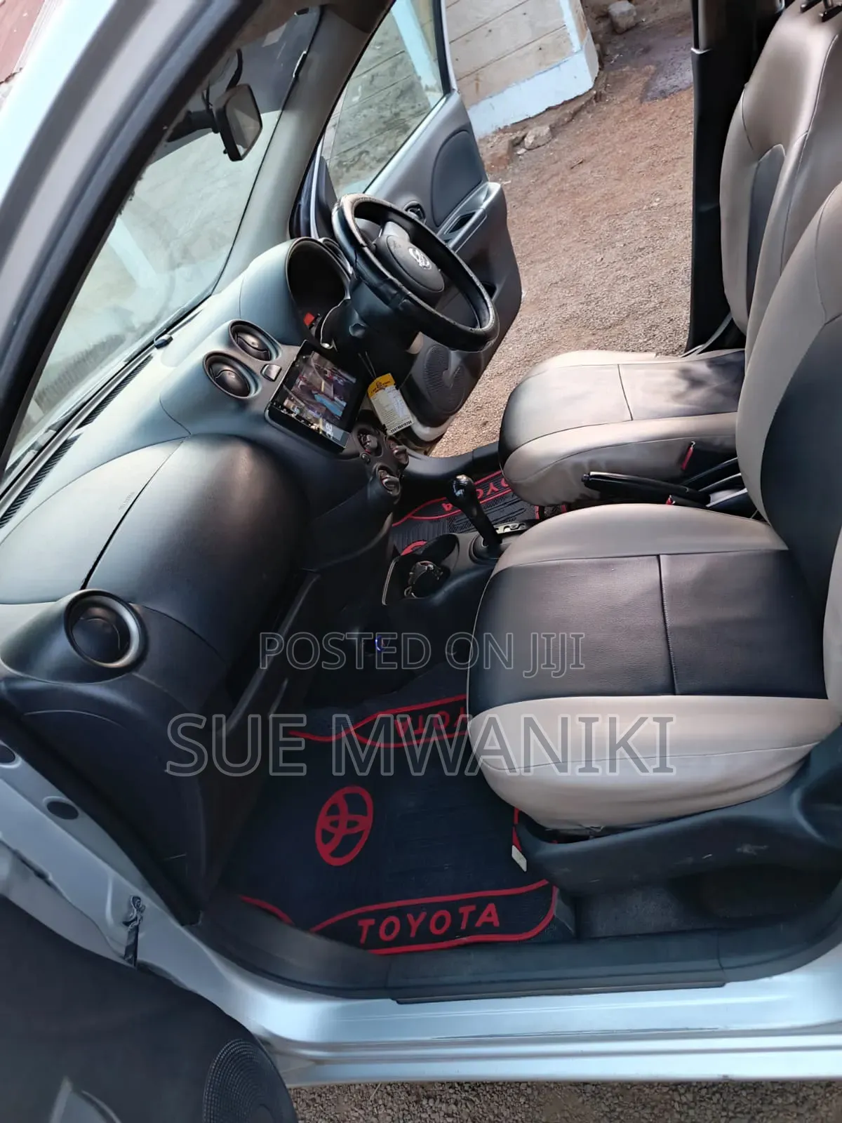 Nissan March 2012 Silver