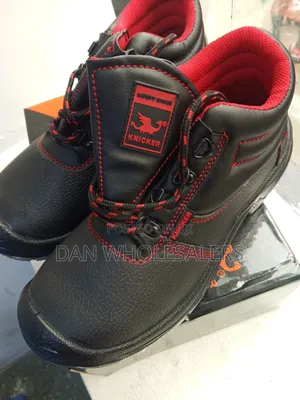 Knicker Safety Boots Size 42