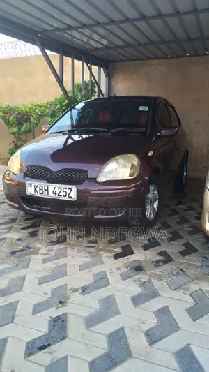 Toyota Vitz 2003 Maroon