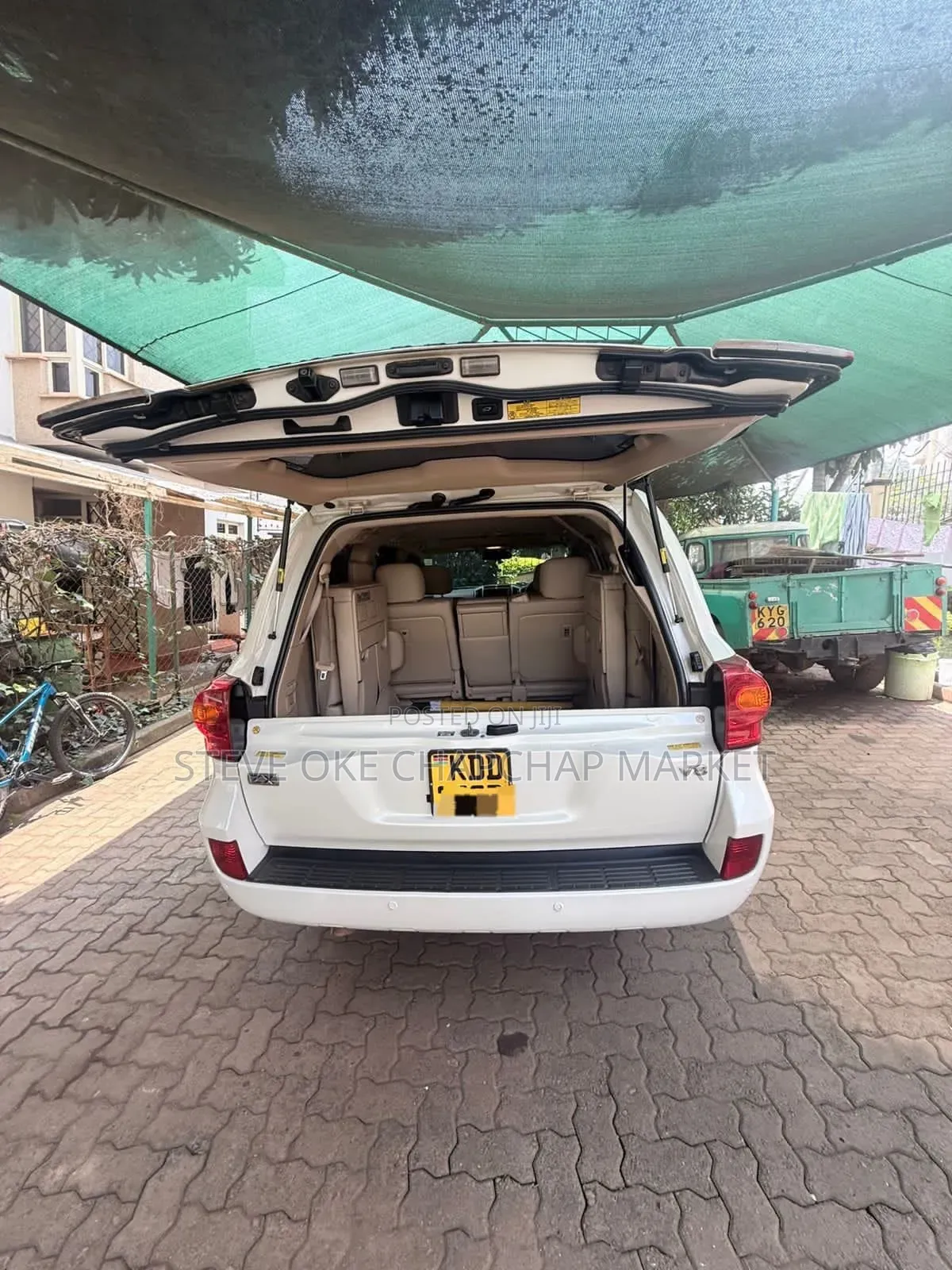 Toyota Land Cruiser 4.6 V8 ZX 2014 White