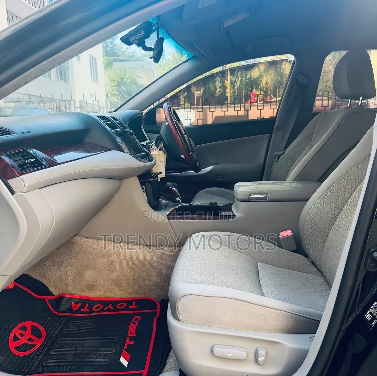 Toyota Crown 2012 Black