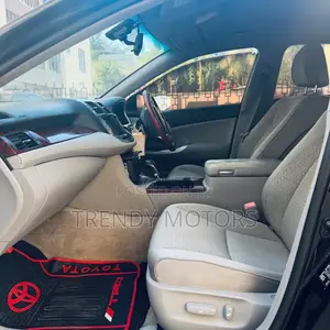 Toyota Crown 2012 Black
