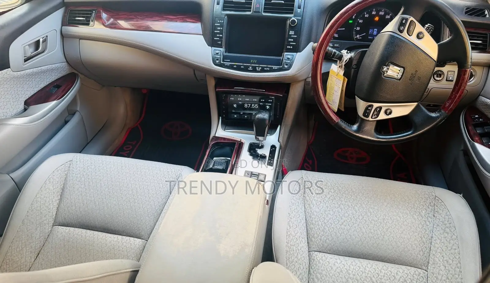 Toyota Crown 2012 Black