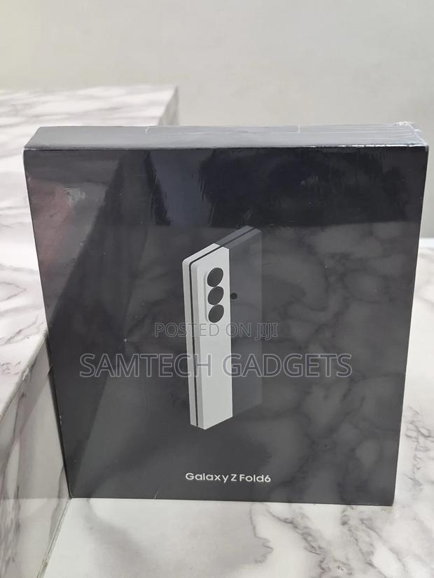 New Samsung Galaxy Z Fold6 512 GB Silver