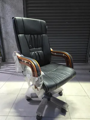 High Back Executive Leather Office Chair.