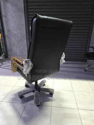 High Back Executive Leather Office Chair.