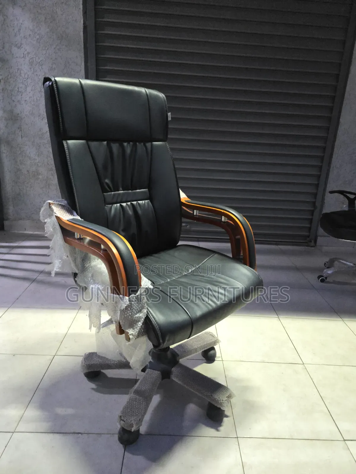 High Back Executive Leather Office Chair.