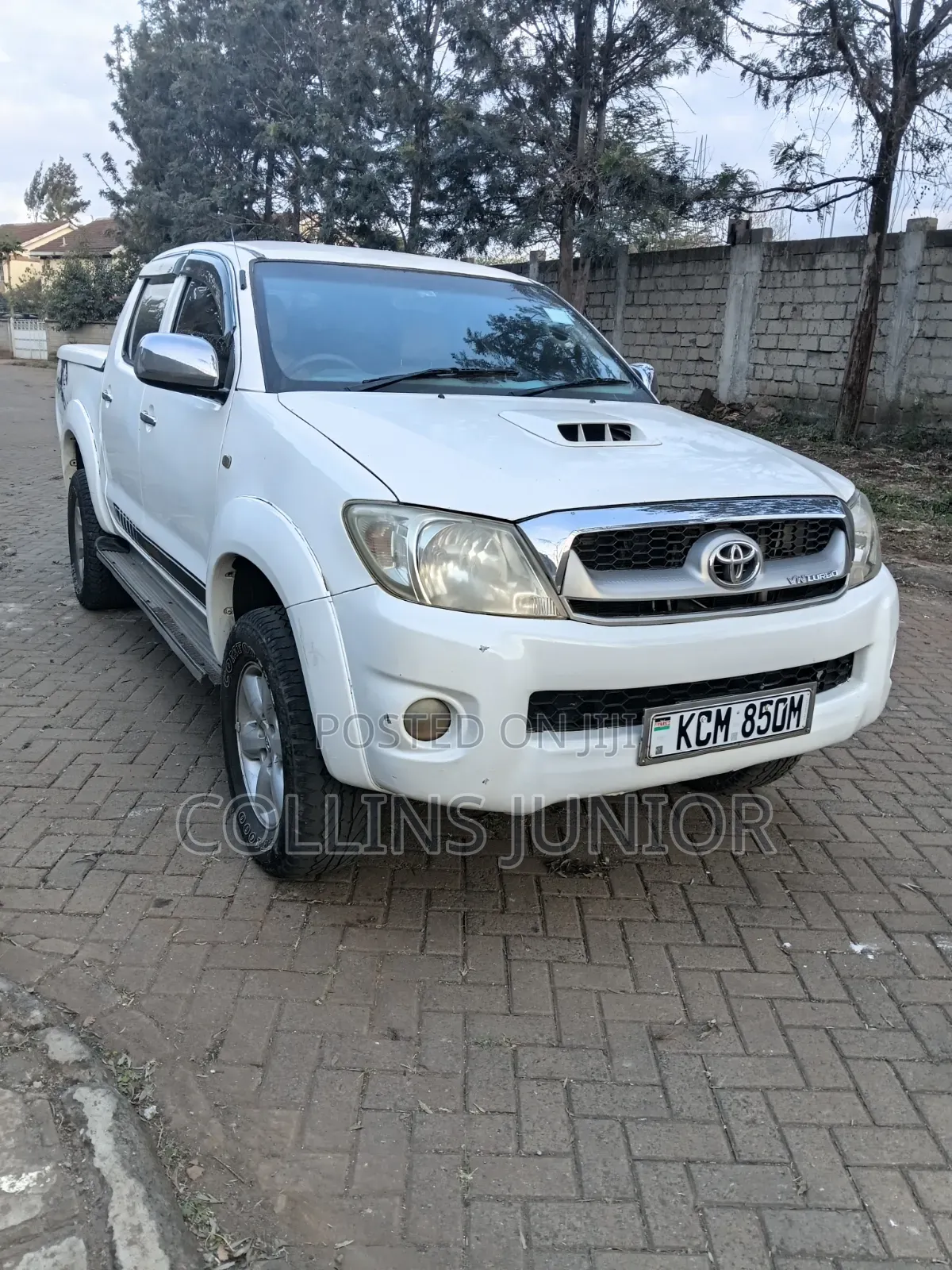 Toyota Hilux 2011 White