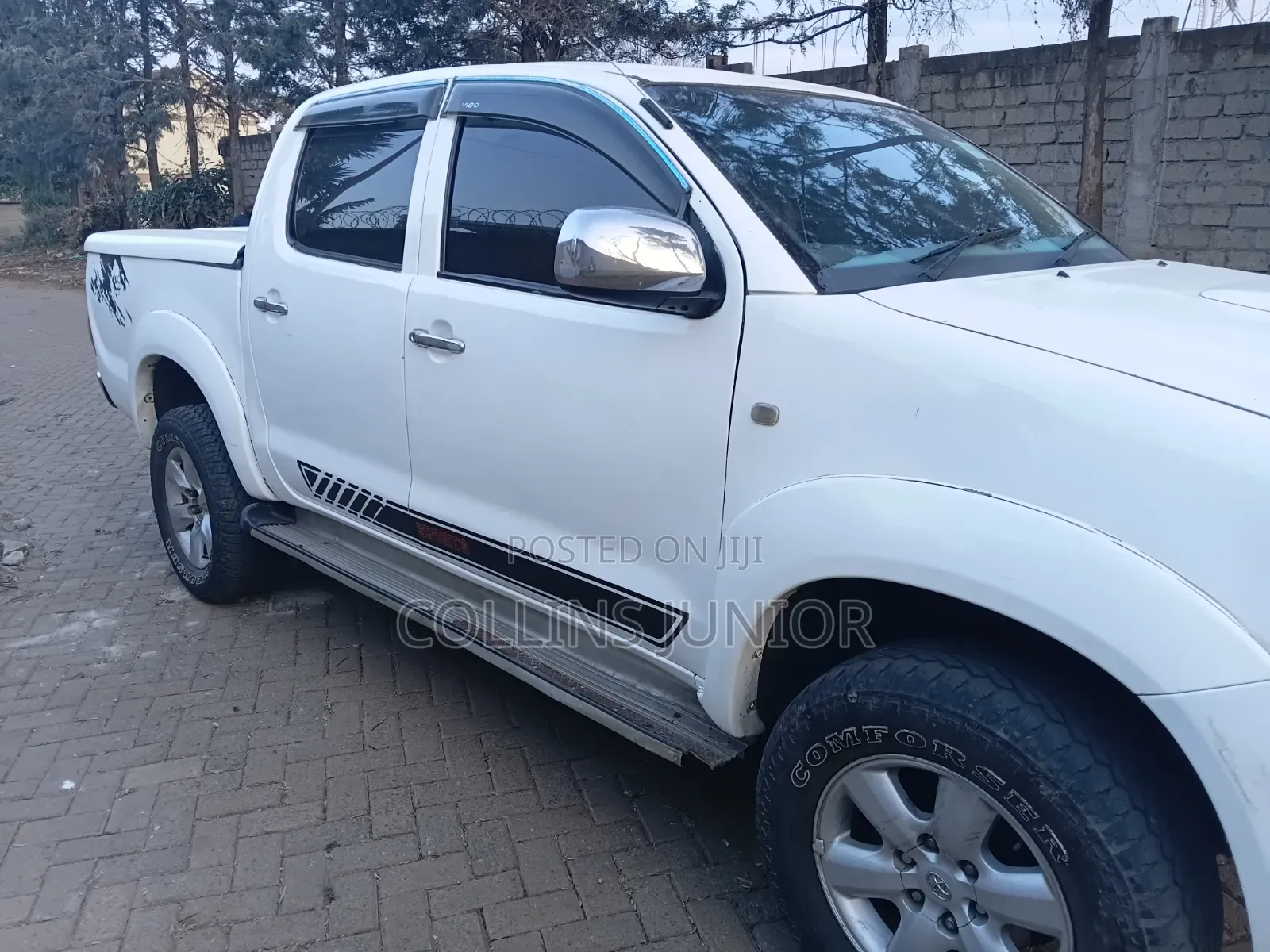 Toyota Hilux 2011 White
