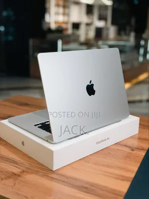 Laptop Apple MacBook Air 2022 M2 8GB Apple M2 SSD 256GB