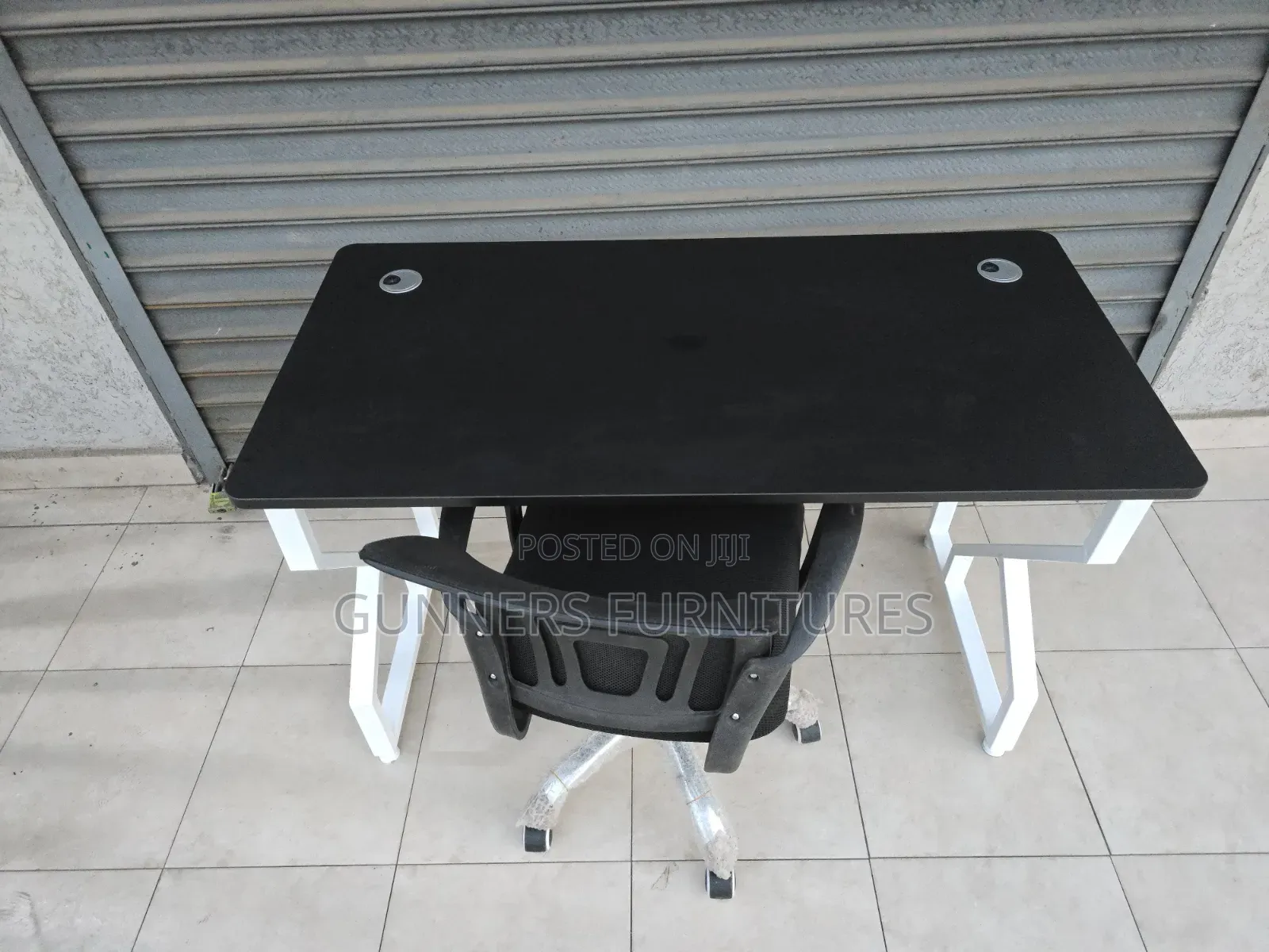 Combo Mmetallic Frame Desk and Mesh Chair