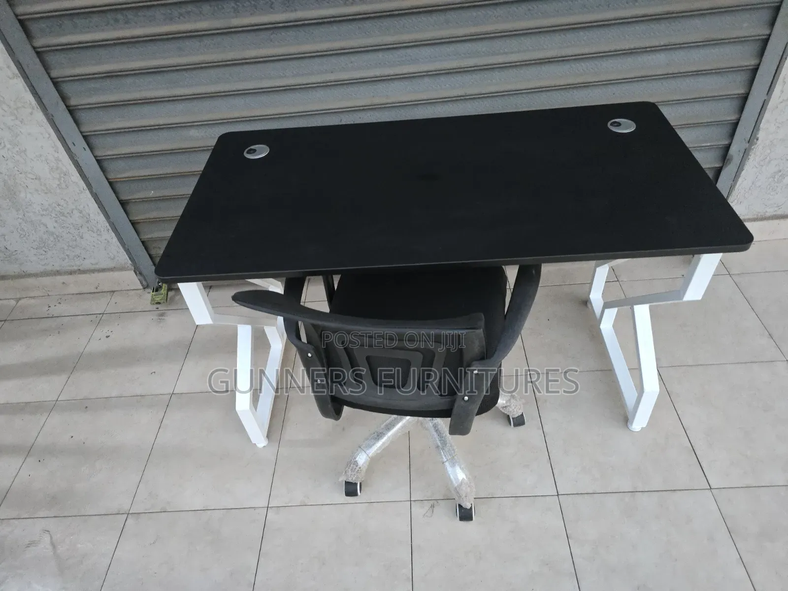 Combo Mmetallic Frame Desk and Mesh Chair
