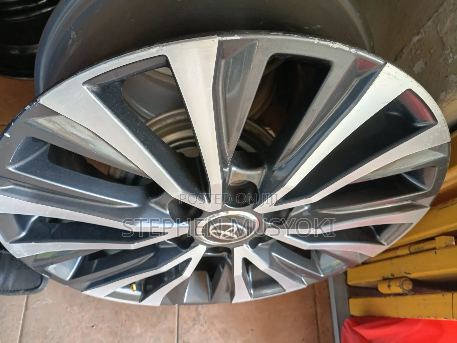 Toyota Landcruiser Vx LC300, LC600 20inch Rims