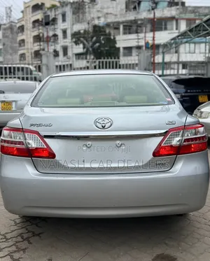 Toyota Premio 2013 Silver