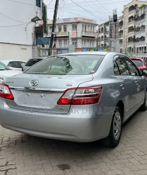 Toyota Premio 2013 Silver
