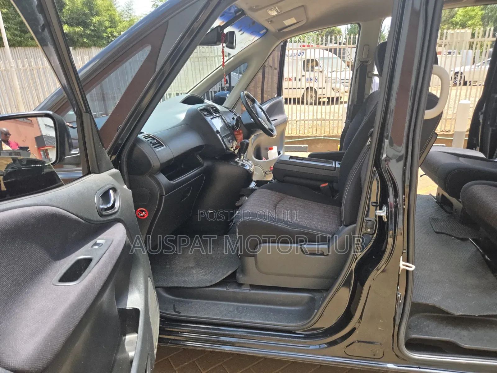 Nissan Serena 2016 Black
