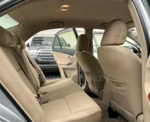 Toyota Premio 2013 Silver