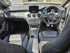 Mercedes-Benz GLA 250 2018 Silver