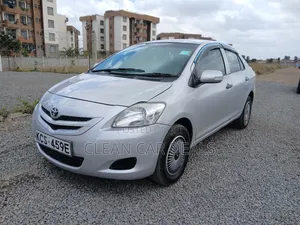 Toyota Belta 2011 Silver