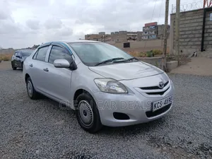 Toyota Belta 2011 Silver