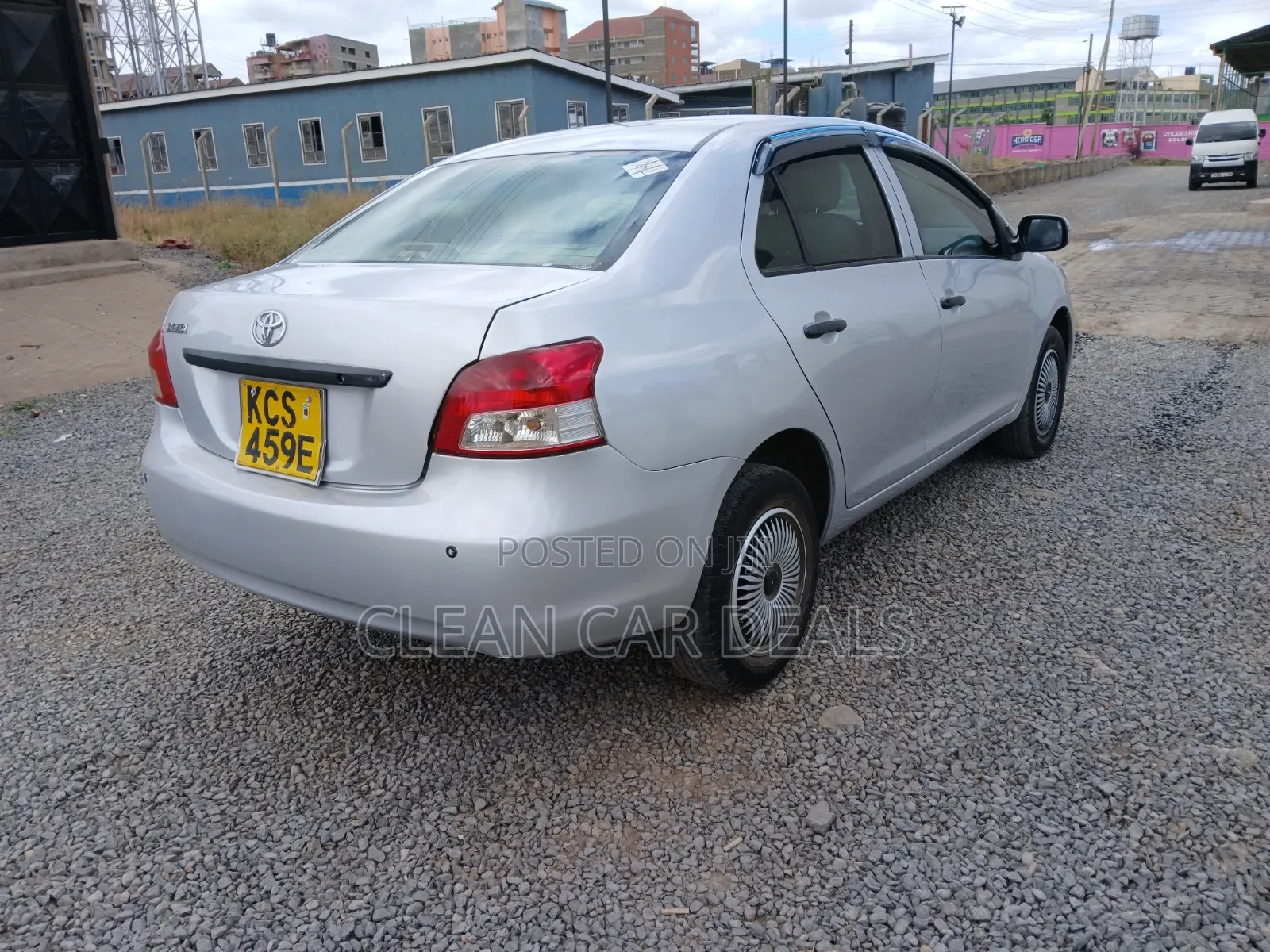 Toyota Belta 2011 Silver